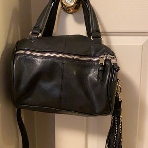 Express shoulder bag in black